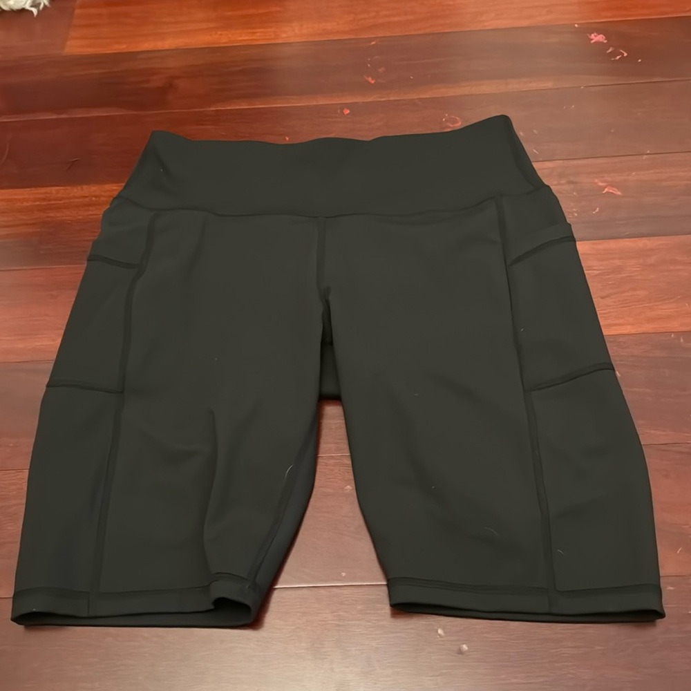 NWOT Black Biker shorts w/pockets Quality Material